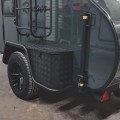 Fenderbox na nadkolu Ranger The Armstrong – zbliżenie schowka i mocowania - ujęcie z tyłu