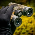65156_lornetka-bushnell-powerview-10x42-realtree-edge-bone-collector-141042rb-wykorzystanie-w-terenie-inny-widok.webp