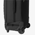 Eagle Creek Gear Warrior XE 27 – Black, zbliżenie: terenowe kółka i wzmocnione narożniki