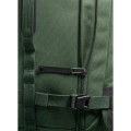 Eagle Creek Gear Warrior XE 27 – Jungle Green, detal: taśmy nośne, suwak i klamra kompresyjna