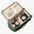 Eagle Creek Gear Warrior XE 27 – Jungle Green, wnętrze: przegroda, pasy kompresyjne i kieszenie