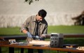 EcoFlow DELTA 3 w plenerowym warsztacie – zasilanie elektronarzędzi podczas prac stolarskich