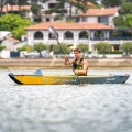 Kajak 1-osobowy Tomahawk Aqua Marina-płynie.webp