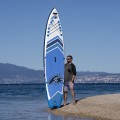 paddleboard F2 Axxis Special Combo-z-człowiekiem-na-plaży.jpg