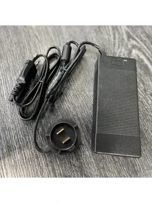 Ladowarka-230V-do-Aqua-Marina-Bluedrive-X