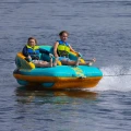 Solidna_kanapa_do_holowania_na-wodę-2026_O_Brien_Hovr2_Tube_Action-6545.webp