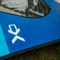 xo-sails-swing-dacron-epx-compact-12-akcja-windsurfing.webp
