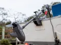 Silnik Watersnake Prime Brushless 55 lbs zamontowany na pawęży łodzi