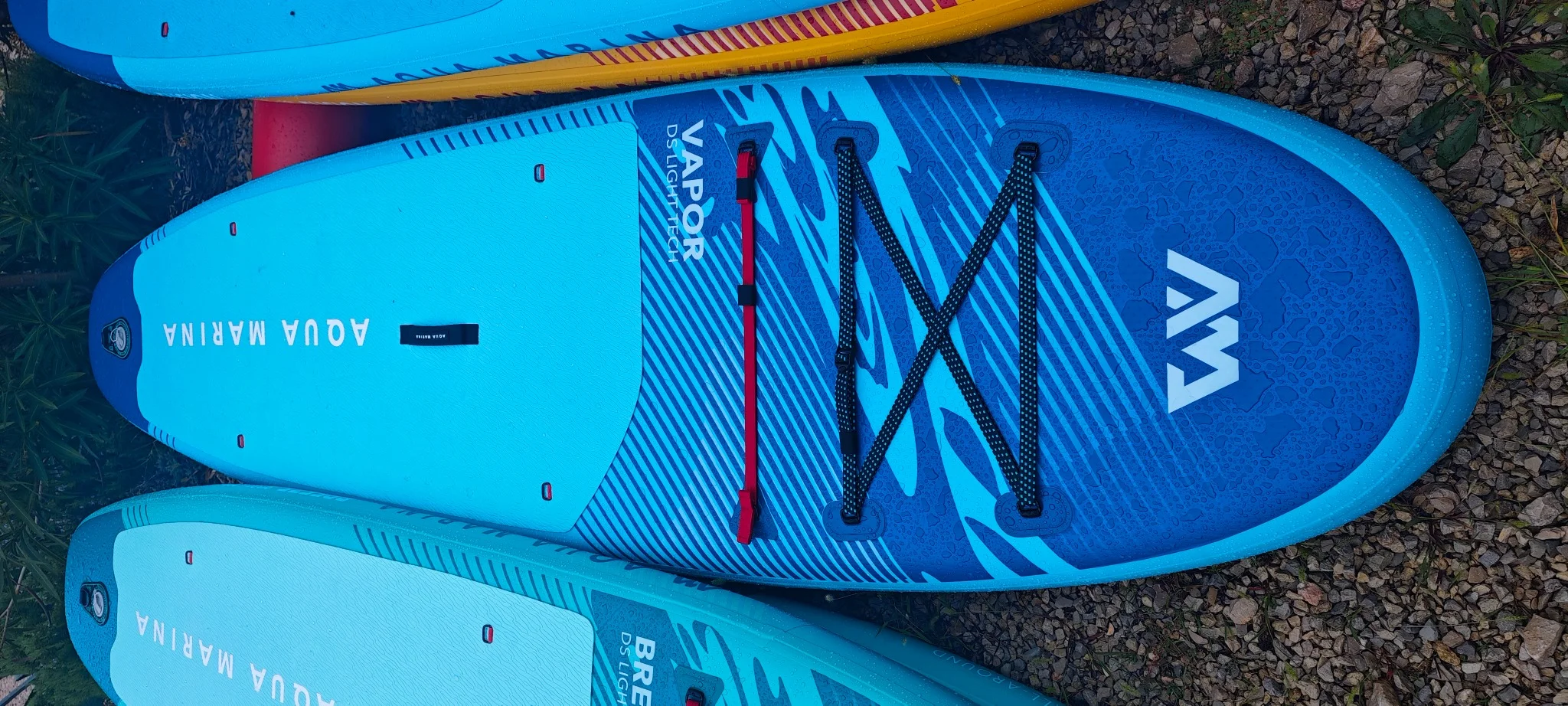 pokład deski SUP Aqua Marina Vapor 2026 – EVA PATTERN, RED STRAP i mocowania Seat D-Ring