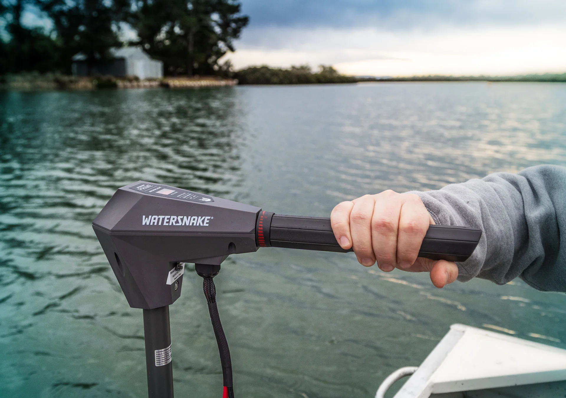 Teleskopowy rumpel Watersnake Prime Brushless z płynną regulacją prędkości