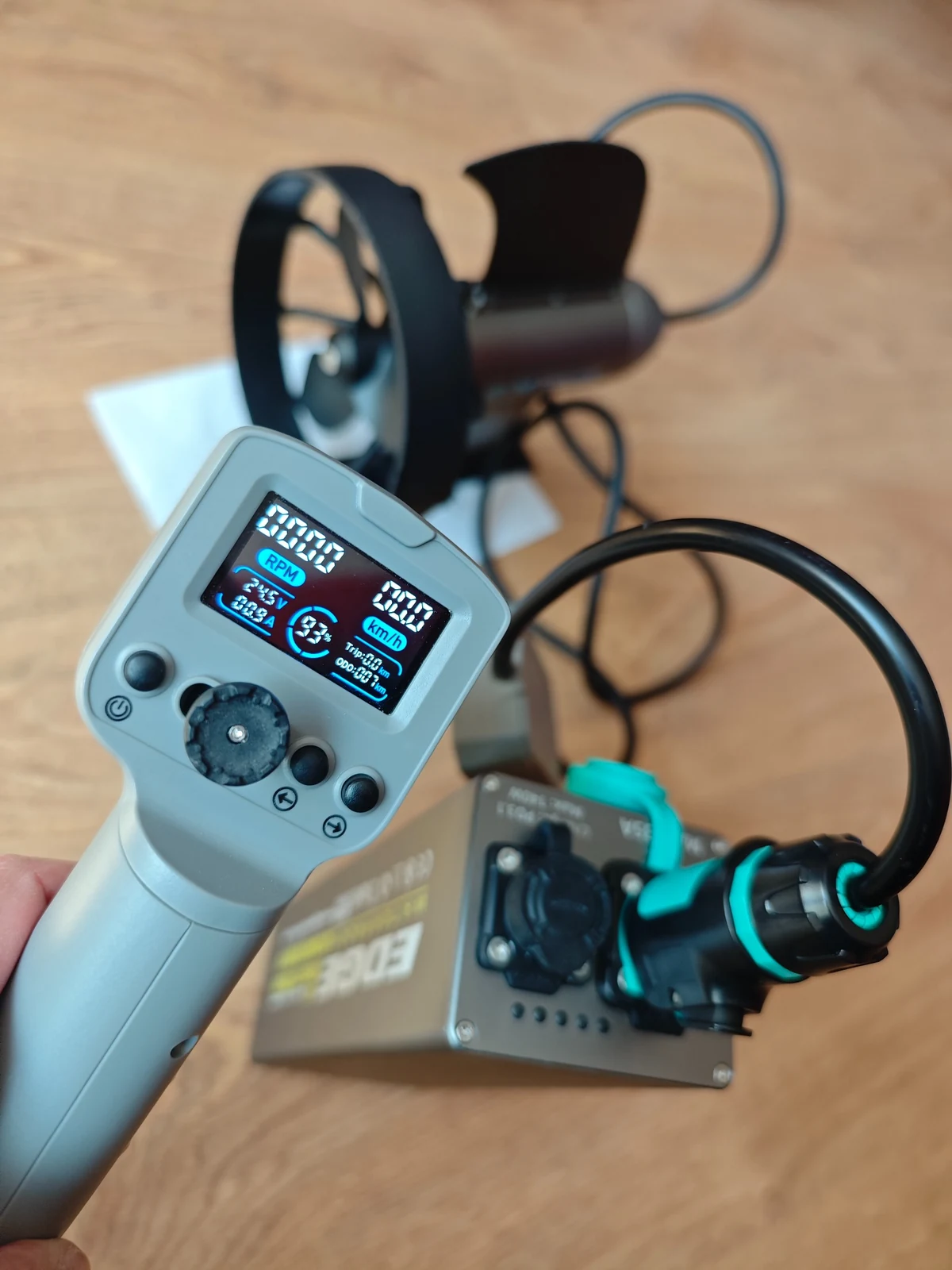 TEDGIX EDGE K4 – kontroler z wyświetlaczem