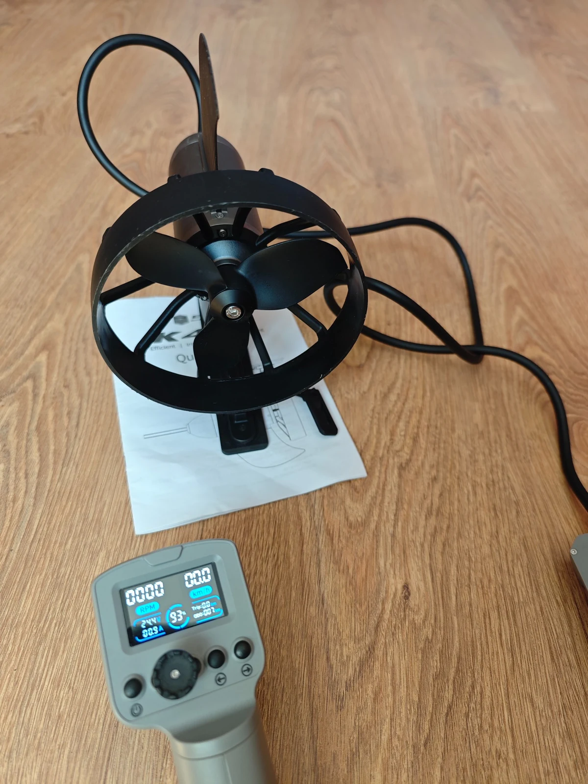 TEDGIX EDGE K4 – osłona śruby i kontroler